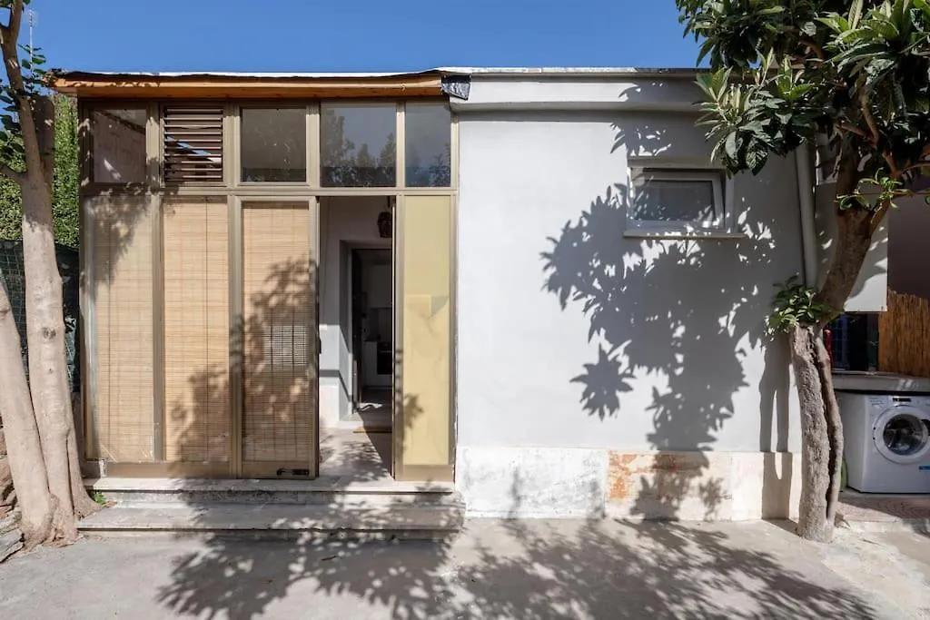 Casetta Con Giardino روما